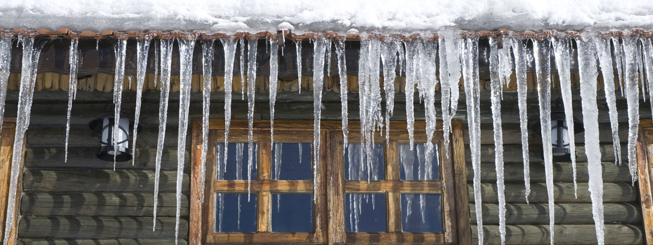 spray foam prevents ice dams by providing proper insulation in Hollywood attic spaces